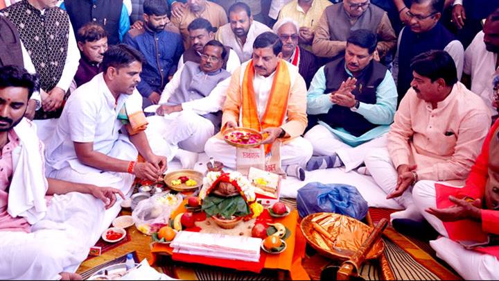 मुख्यमंत्री डॉ. मोहन यादव ने रेल्वे के बहु-विषयक क्षेत्रीय प्रशिक्षण संस्थान का भूमिपूजन किया